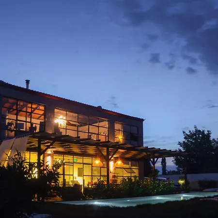 Hotel Quonset Glamping *