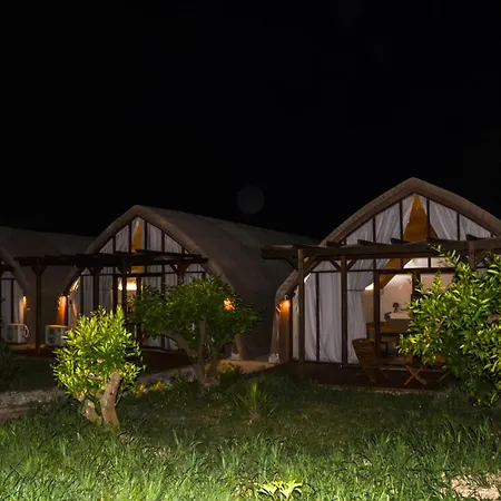 Quonset Glamping Hotel *