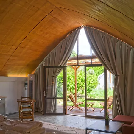 Quonset Glamping ホテル