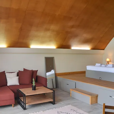 Quonset Glamping ホテル セェフェリヒサール