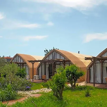 Hotel Quonset Glamping