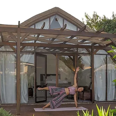 Hotel Quonset Glamping 3*